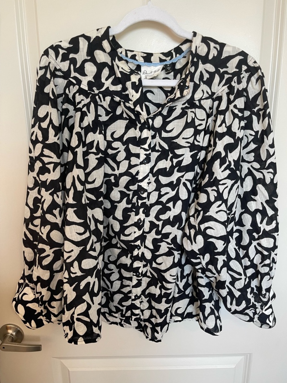 Black and White Bird Printed Button-Front Women's Blouse Popover Tunic